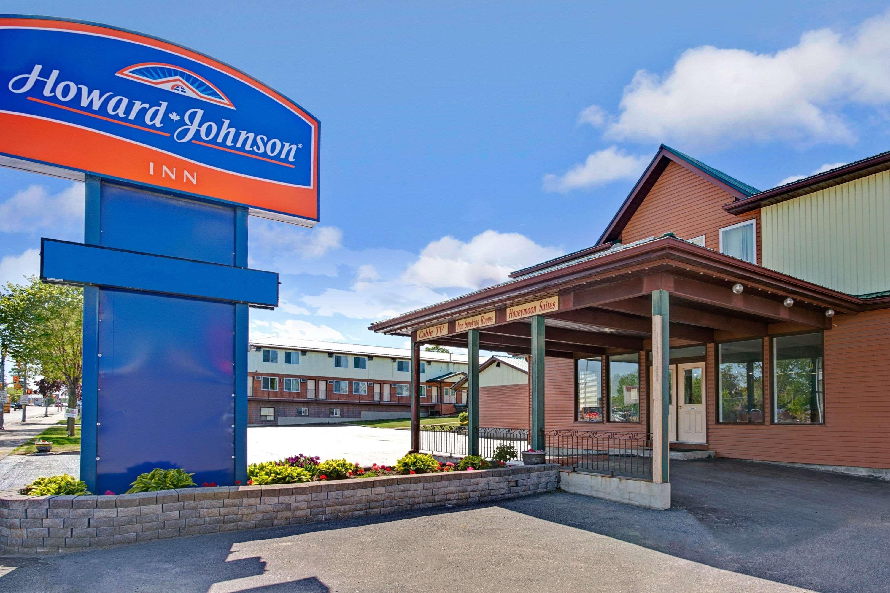 Howard Johnson By Wyndham Gananoque Eksteriør billede
