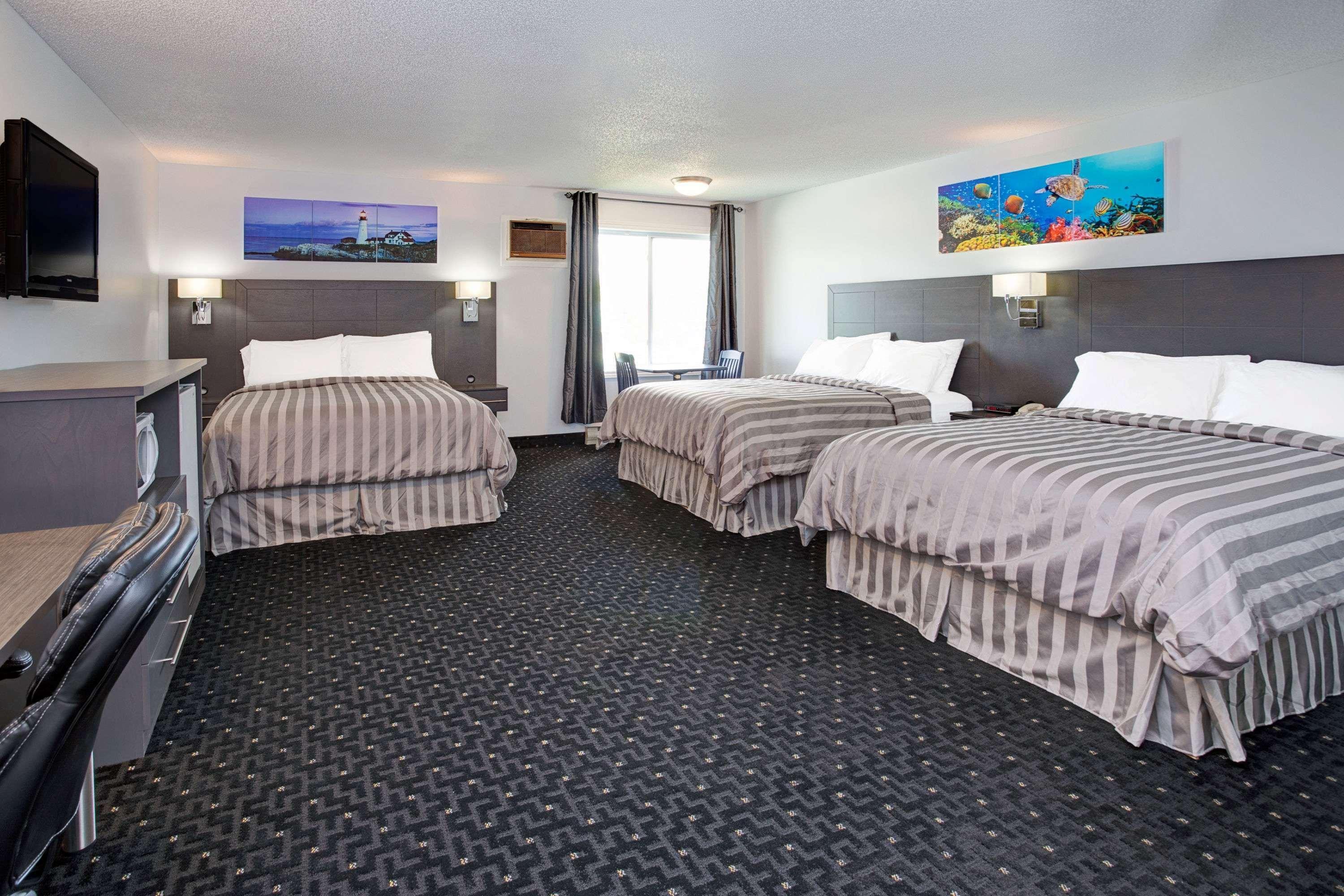 Howard Johnson By Wyndham Gananoque Eksteriør billede