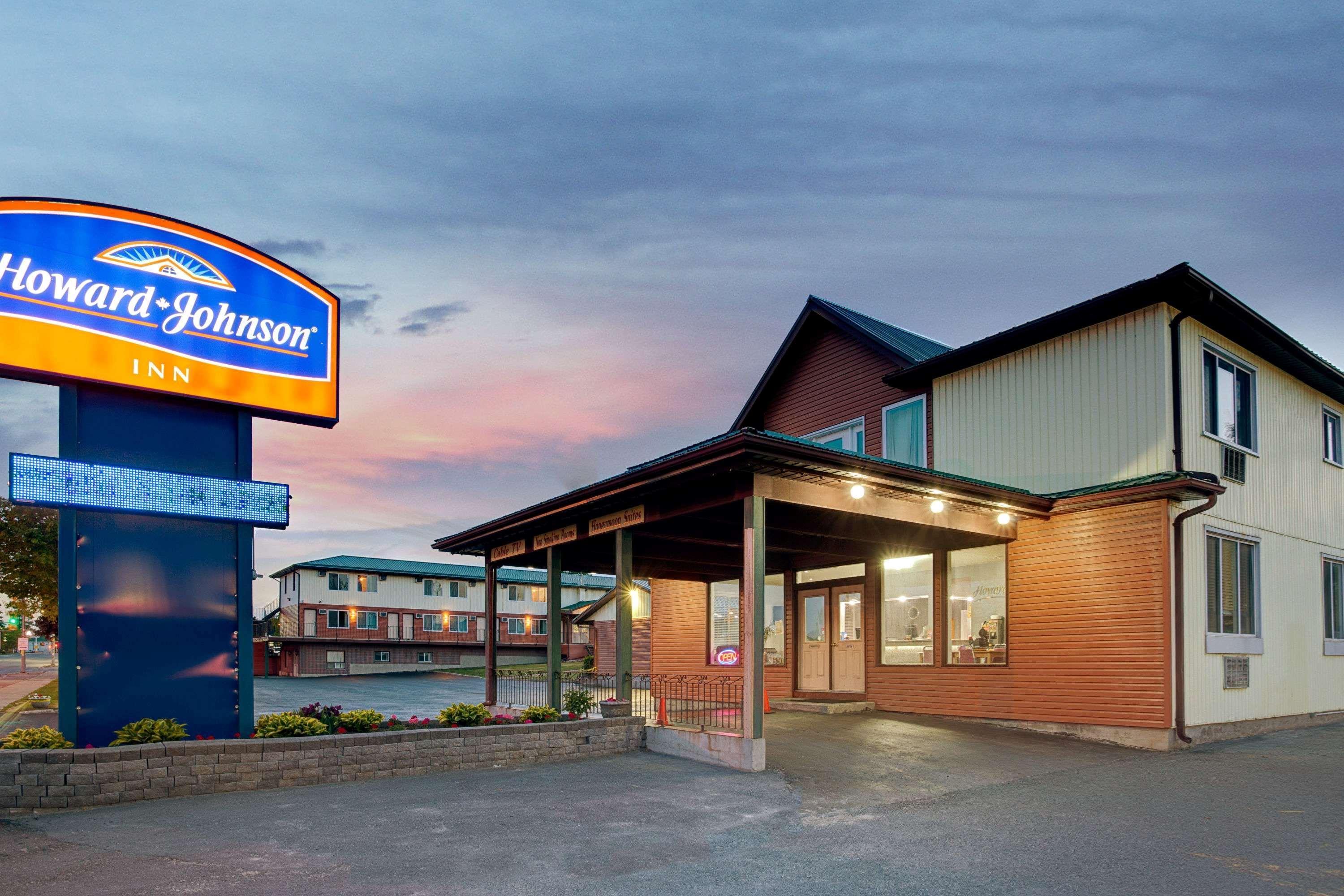 Howard Johnson By Wyndham Gananoque Eksteriør billede