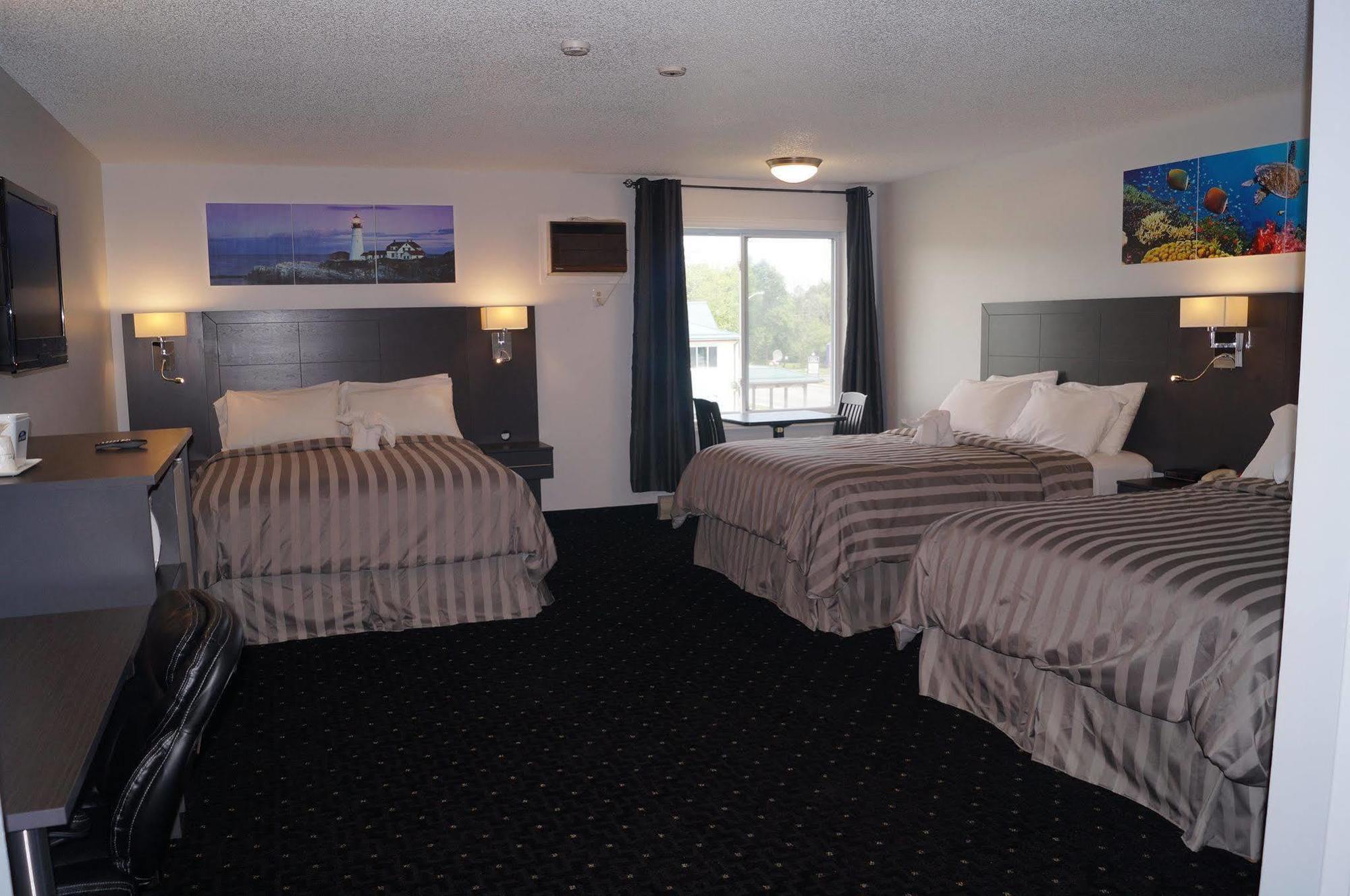 Howard Johnson By Wyndham Gananoque Eksteriør billede
